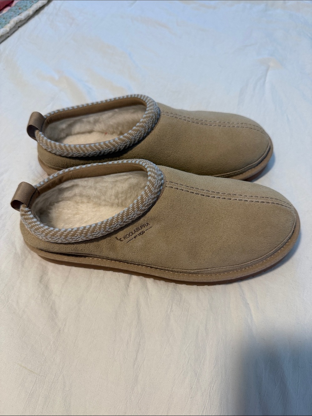 Koolaburra by Ugg Cozy Suede Slip-On Clog in Light Tan Size 10 - Picture 3 of 7